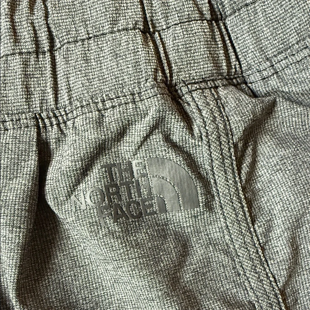 The North‎ Face Women's Charcoal Athletic Shorts sz S